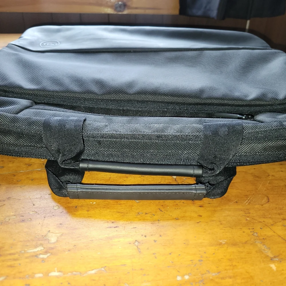 Dell 16x12 Inch Laptop Shoulder Bag New without tags
